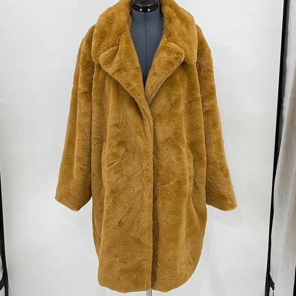 Time and Tru Jackets & Blazers - TIME AND TRU Luxurious Faux Fur Coat in BROWNISH GOLD WOMENS SIZE 3X